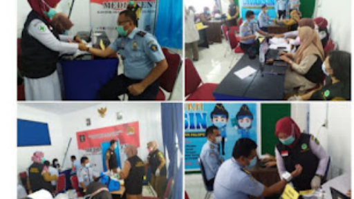 ASN Imigrasi Kelas III Non TPI Palopo Jalani Vaksinasi Tahap I dan II
