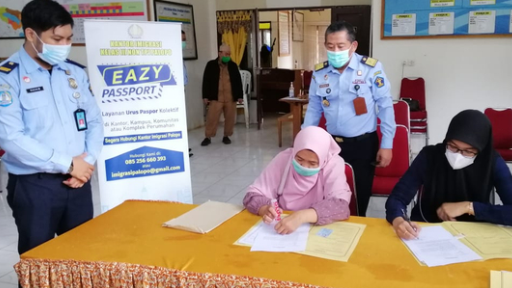 Warga Soroako Sambut Hangat Pelayanan Imigrasi