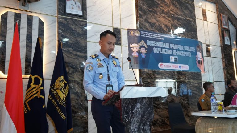 Kanim Palopo Melaksanakan Diseminasi Aplikasi Paspor Online ( M-Paspor ) kepada Taruna-Taruni Sekolah Pelayaran di Kota Palopo