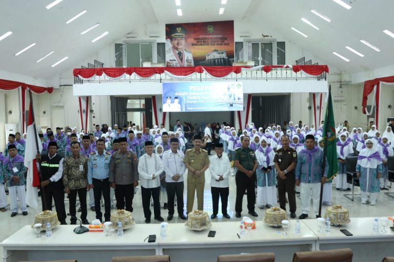 Kepala Kantor Imigrasi Palopo Menghadiri Acara Pelepasan 110 Calon Jamaah Haji asal Kota Palopo