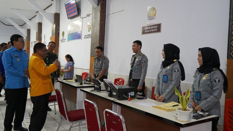 Kanim Palopo hadir dalam pembukan Mal Pelayanan Publik Kabupaten Toraja Utara