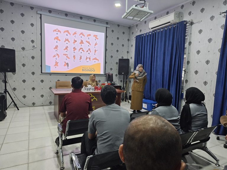 ASN KANIM PALOPO MENGIKUTI PELATIHAN BAHASA ISYARAT BISINDO