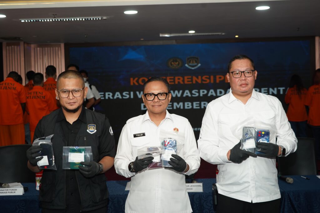 Operasi Wirawaspada dan Pertambangan, Imigrasi Amankan 220 WNA Diduga Melanggar Izin Tinggal